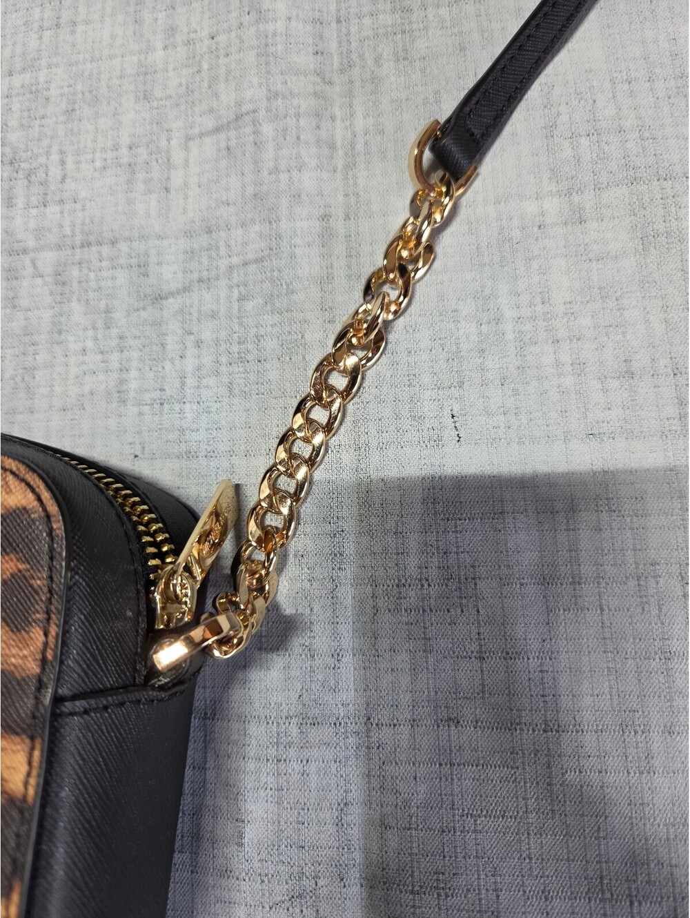 Michael Kors Leopard Print Crossbody Bag with Gold Chain Strap [COPY] - Picture 5 of 5